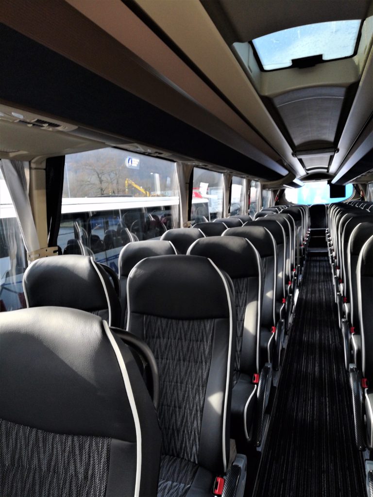 coach bus french alpes